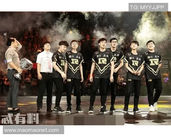 楚阿梅尼的崛起与挑战：探索未来足球新星的成长之路