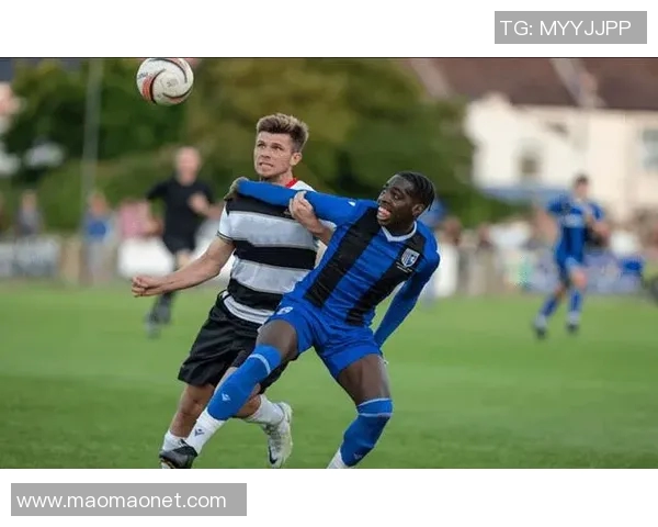 吉灵汉姆与加的夫城的激烈对决揭示英格兰足球的魅力与竞争力