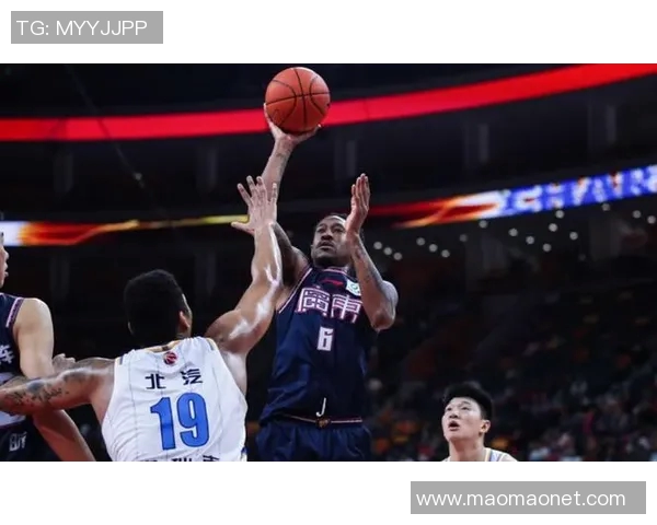 马尚布鲁克斯：从篮球场到人生舞台的精彩转变与奋斗故事