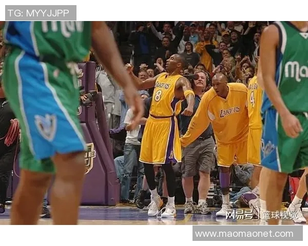 2017年小牛队与湖人队激战回顾：经典对决与球星表现的精彩瞬间分析