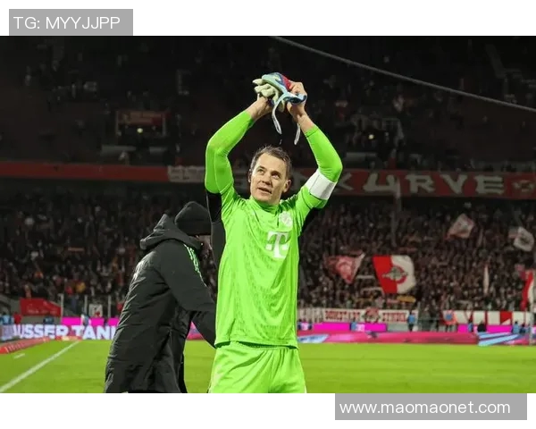 诺伊尔:从守门员到传奇,探寻足球世界的铁血精神与无畏勇气 诺伊尔:从守门员到传奇,探寻足球世界的铁血精神与无畏勇气