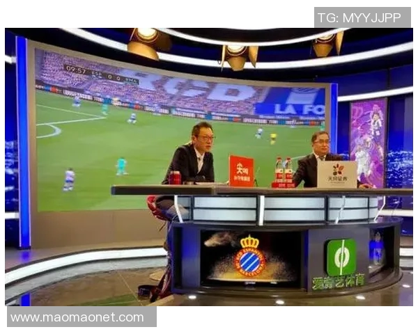 李娜独家分享足球心得与技巧探讨助你提升球技与战术理解 李娜独家分享足球心得与技巧探讨助你提升球技与战术理解