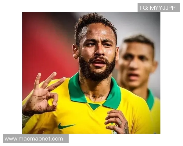 马丁内斯的传奇旅程从足球场到人生舞台的精彩瞬间