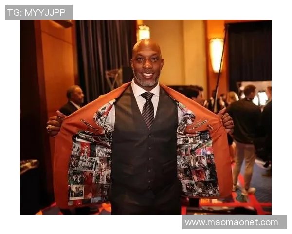 篮球明星的奢华生活揭秘：从训练场到红毯的光鲜与挑战